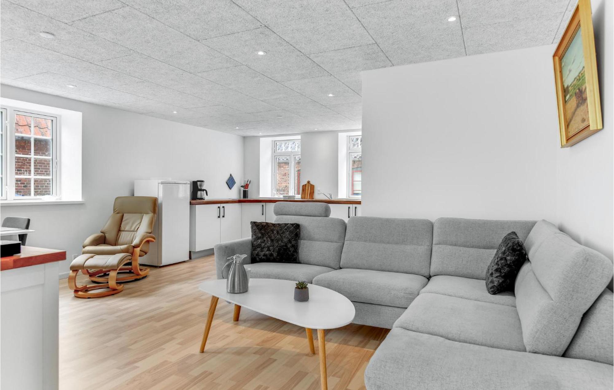 Pet Friendly Home In Hojer With Kitchen Экстерьер фото
