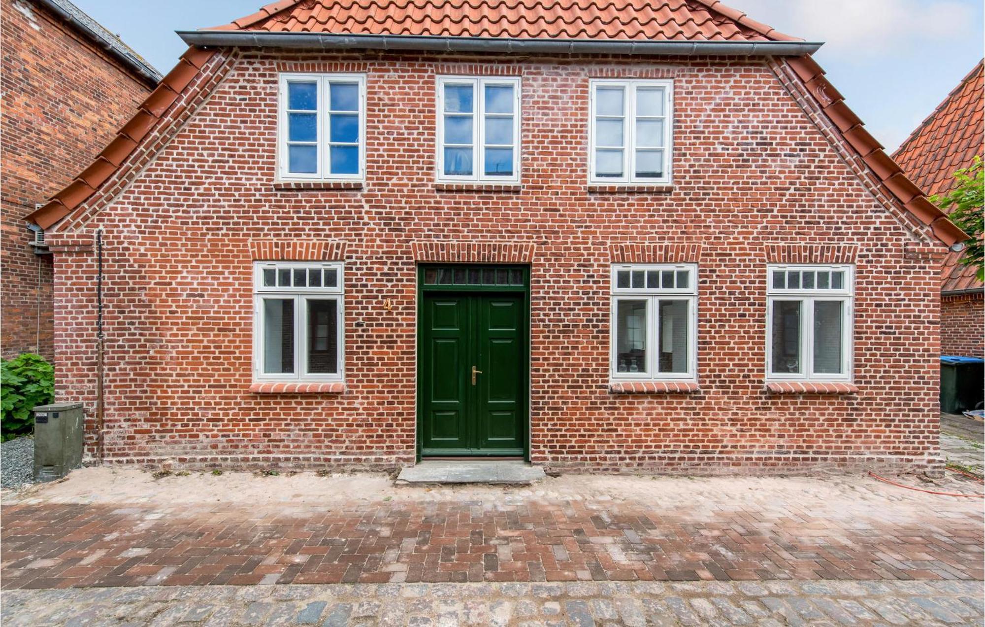 Pet Friendly Home In Hojer With Kitchen Экстерьер фото